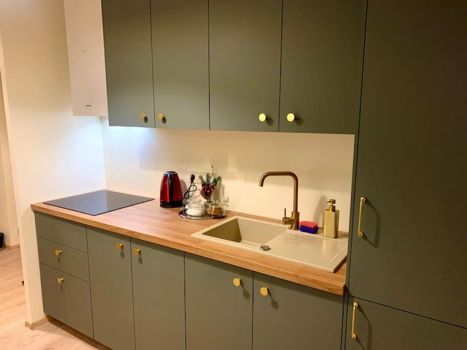 Brand New, Design Apartment Jojo, Oldtown, Balcony Братислава Экстерьер фото