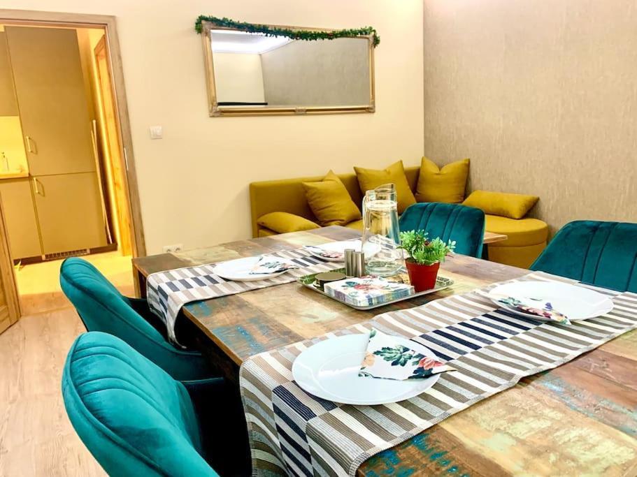 Brand New, Design Apartment Jojo, Oldtown, Balcony Братислава Экстерьер фото